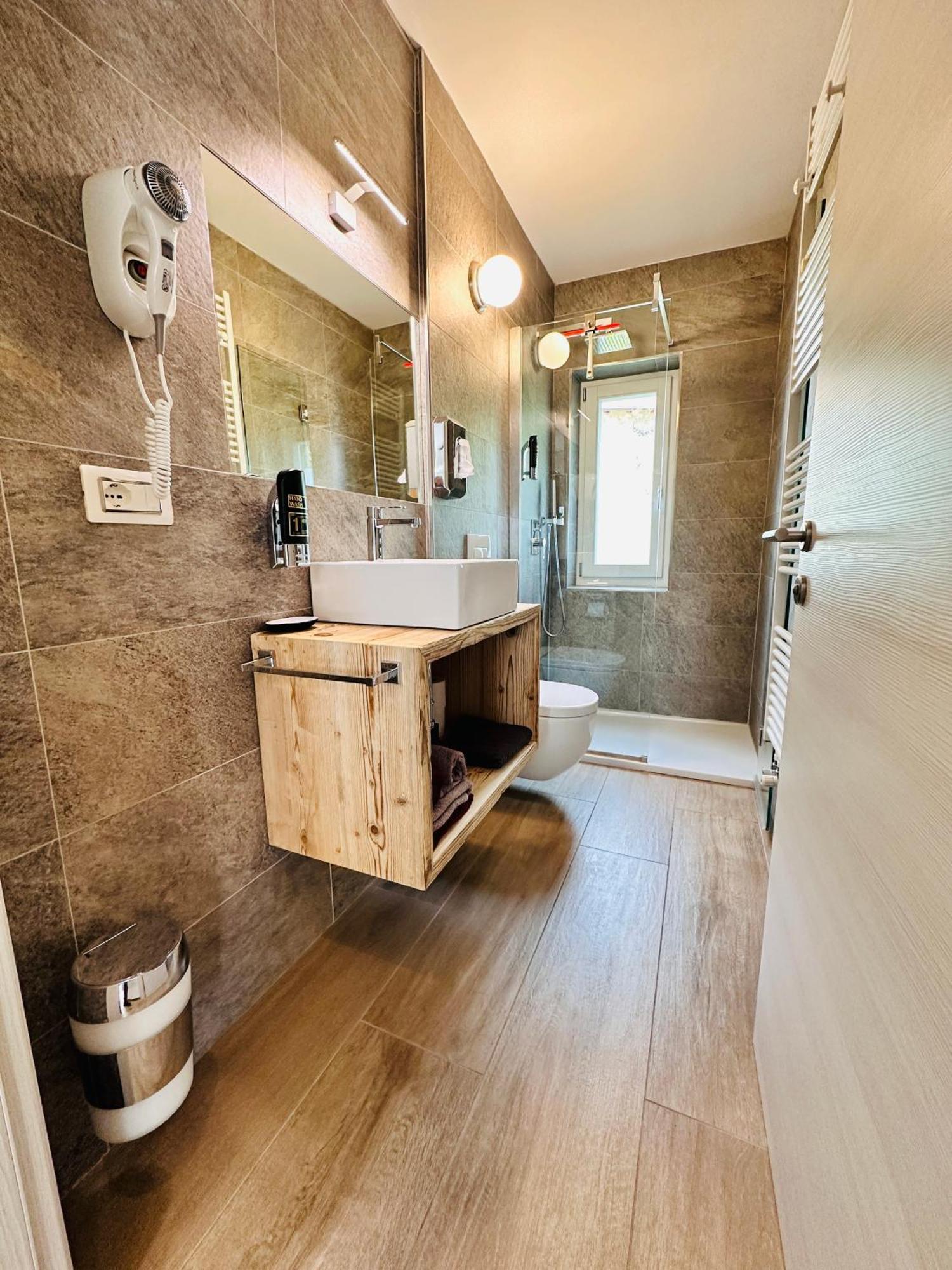Casa Tosca - Holiday Home Torbole Sul Garda Exterior foto