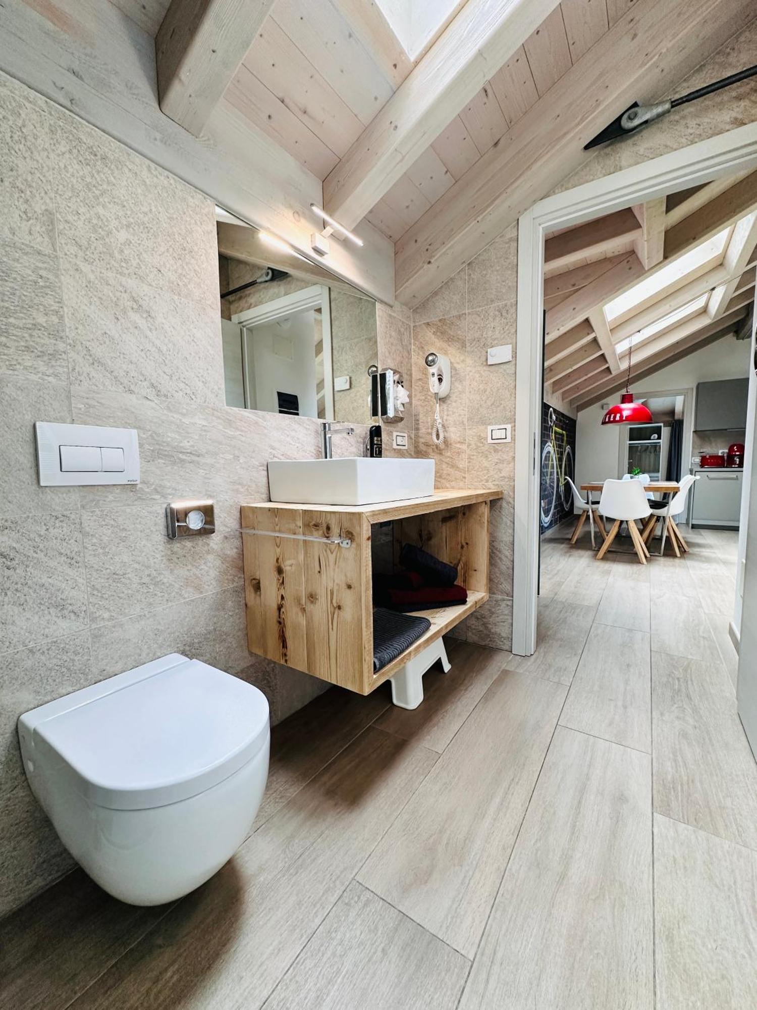 Casa Tosca - Holiday Home Torbole Sul Garda Exterior foto
